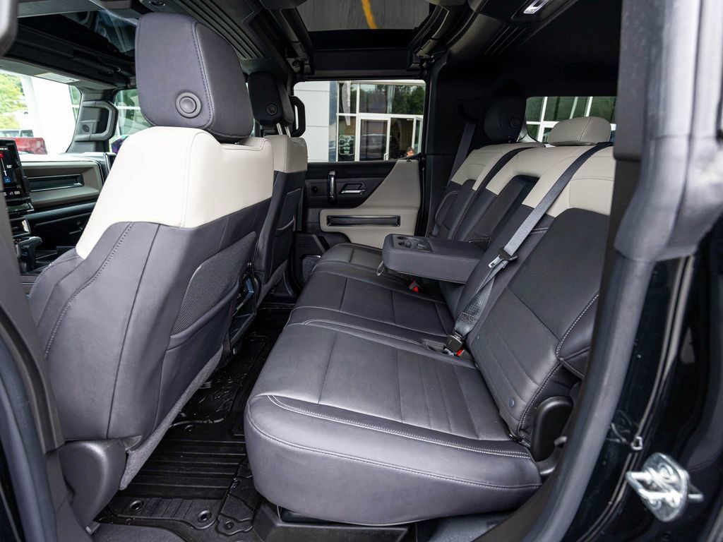 Used 2026 GMC Hummer EV SUV AWD/4WD image 27