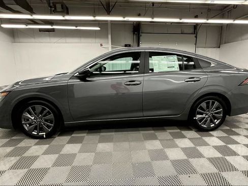 New 2026 Nissan Sentra SL w/ Floor Mat Package FWD image 17
