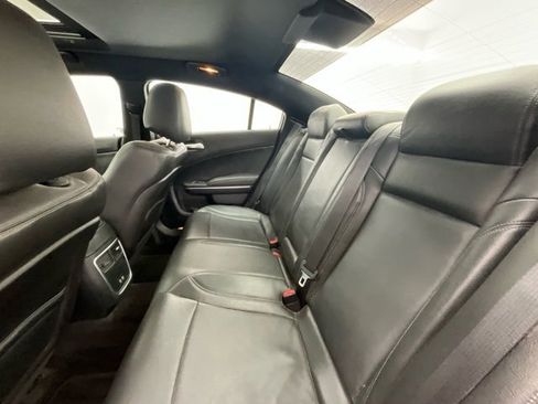 Used 2016 Dodge Charger R/T w/ Navigation & Travel Group image 8