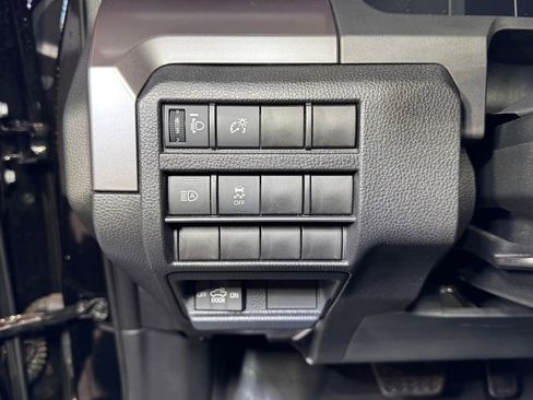 Certified 2025 Toyota Tacoma SR5 image 28