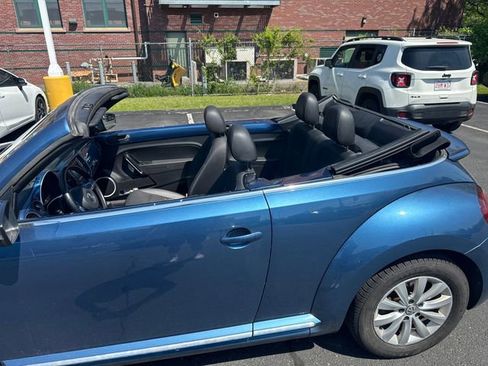 Used 2019 Volkswagen Beetle 2.0T S FWD image 24