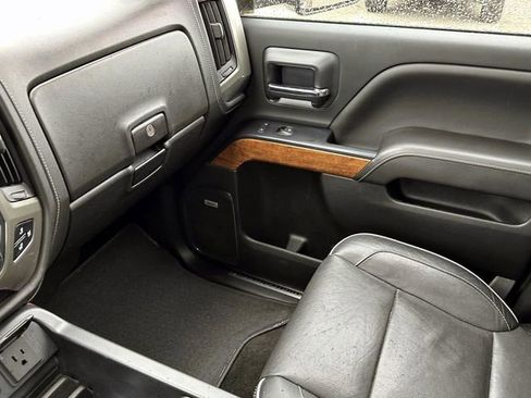 Used 2018 Chevrolet Silverado 2500 High Country w/ Duramax Plus Package AWD/4WD image 36