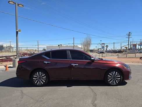 Used 2025 Nissan Altima 2.5 SV image 5