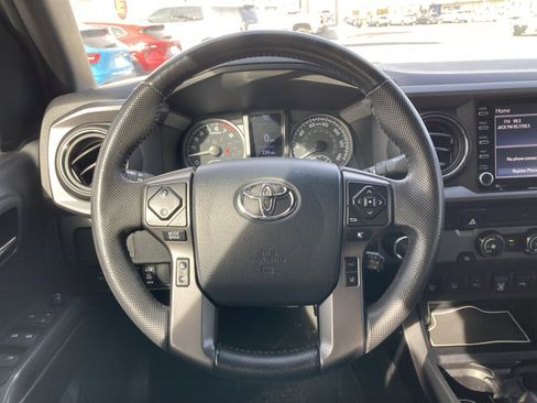 Used 2020 Toyota Tacoma TRD Sport w/ Technology Package image 16