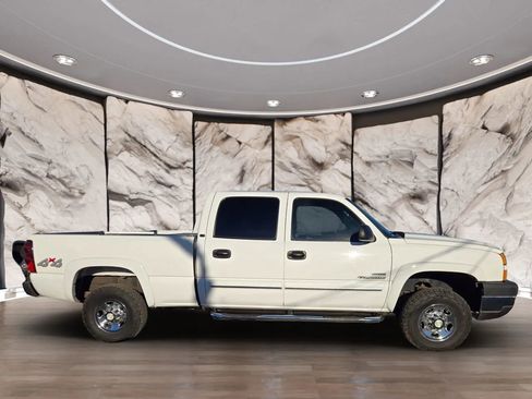 Used 2007 Chevrolet Silverado 2500 LT w/ Heavy-Duty Power Package image 4