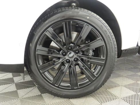 Certified 2023 Land Rover Range Rover Long Wheelbase SE image 29