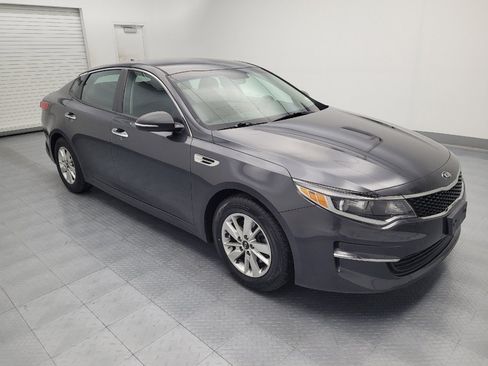 Used 2018 Kia Optima LX FWD image 11