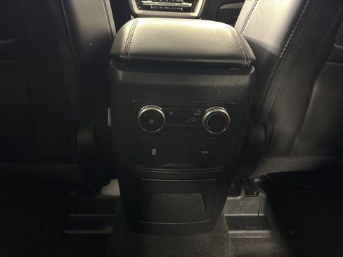 Used 2022 Ford Explorer XLT w/ Equipment Group 202A image 23