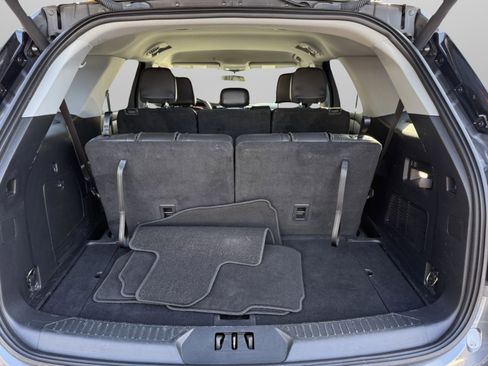 Used 2022 Ford Explorer XLT w/ Equipment Group 202A image 30