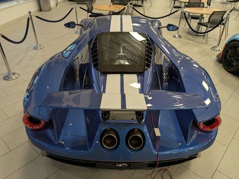 Used 2022 Ford GT image 19