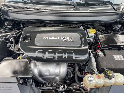 Used 2019 Jeep Cherokee Latitude Plus w/ Comfort/Convenience Group image 26