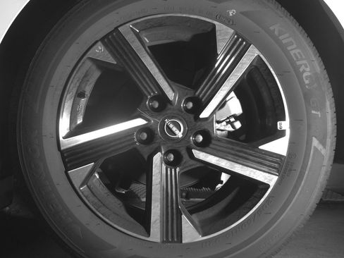 Used 2025 Nissan Sentra SV FWD image 11