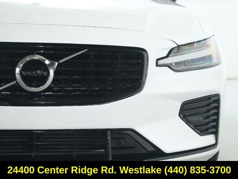 Used 2022 Volvo S60 T8 R-Design Expression AWD/4WD image 8