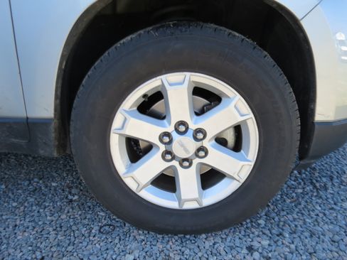 Used 2016 GMC Acadia SLE FWD image 11