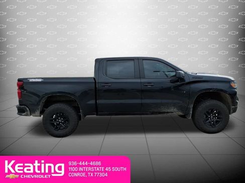 Used 2025 Chevrolet Silverado 1500 Custom Trail Boss w/ LPO, Dark Essentials Package AWD/4WD image 4