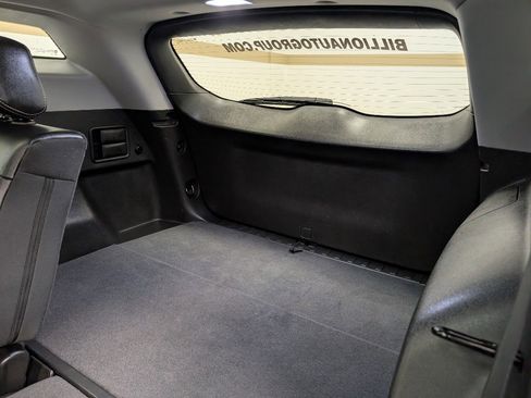 Used 2024 GMC Terrain SLT w/ Infotainment Package II image 18