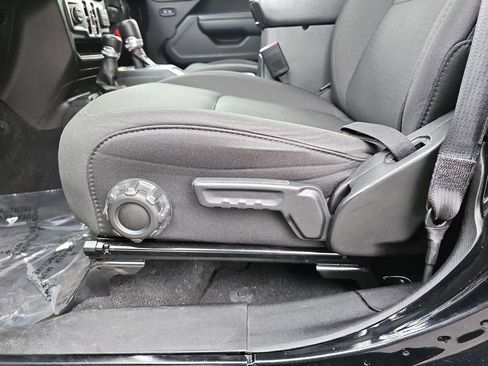 Used 2022 Jeep Gladiator Sport image 26