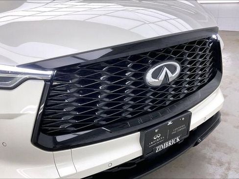 Certified 2025 INFINITI QX60 Luxe w/ Black Edition image 32