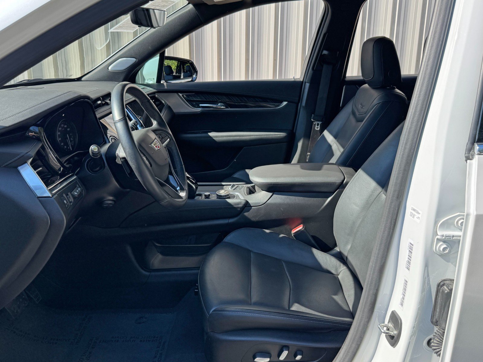 Used 2022 Cadillac XT6 Premium Luxury w/ Technology Package FWD image 16