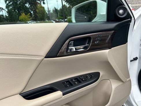 Used 2017 Honda Accord EX-L image 23