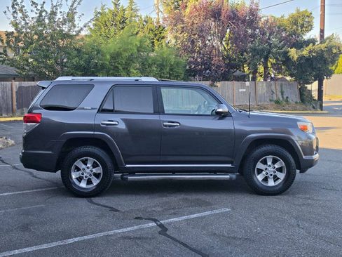 Used 2010 Toyota 4Runner SR5 w/ Convenience Pkg AWD/4WD image 8
