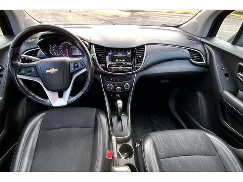 Used 2019 Chevrolet Trax LT image 17