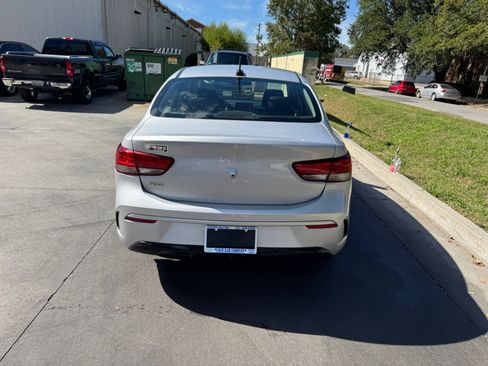 Used 2022 Kia Rio S image 10