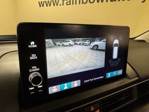 Used 2024 Honda Pilot Touring image 16