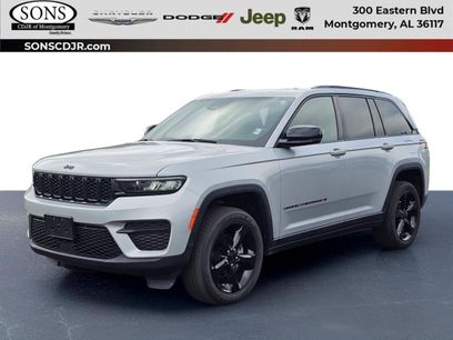 Used 2023 Jeep Grand Cherokee Altitude