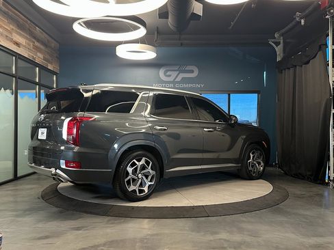 Used 2021 Hyundai Palisade Calligraphy image 3