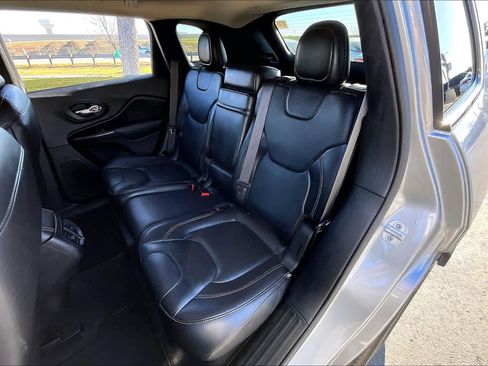 Used 2017 Jeep Cherokee Limited image 21