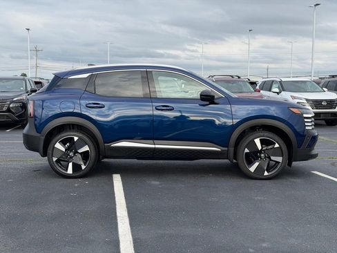 New 2026 Nissan Kicks SR w/ SR Premium Package FWD image 3