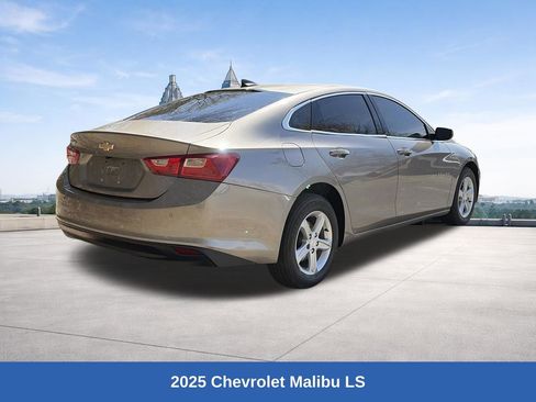 Used 2025 Chevrolet Malibu LS image 5