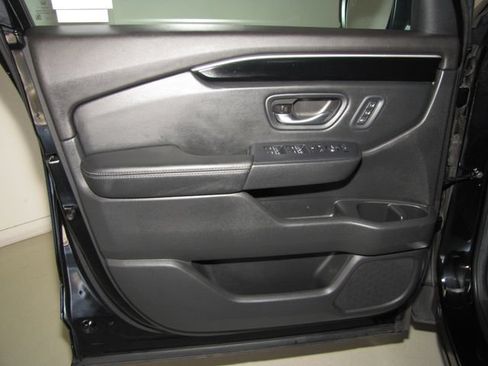 Certified 2024 Honda Pilot EX-L image 9