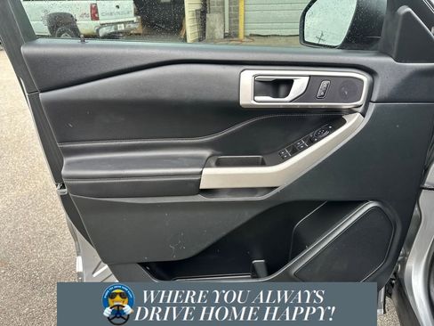 Used 2024 Ford Explorer XLT w/ Equipment Group 202A image 10