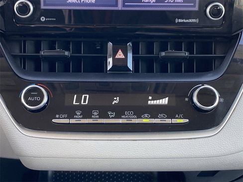 Certified 2022 Toyota Corolla LE image 30