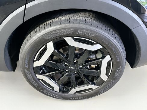Used 2025 Kia Telluride S FWD image 11