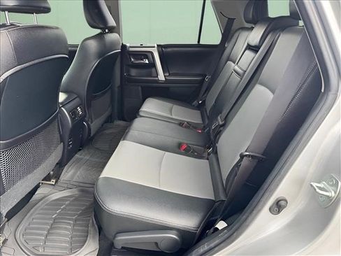 Used 2016 Toyota 4Runner SR5 Premium RWD image 10