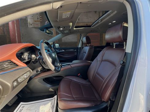 Used 2021 Buick Enclave Avenir w/ Avenir Technology Package image 13