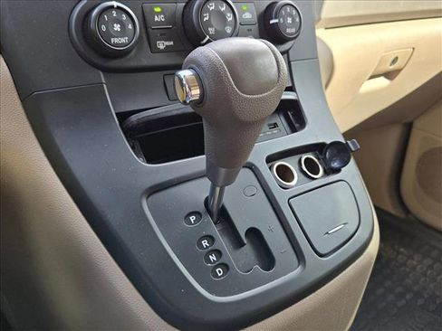 Used 2012 Kia Sedona LX image 15