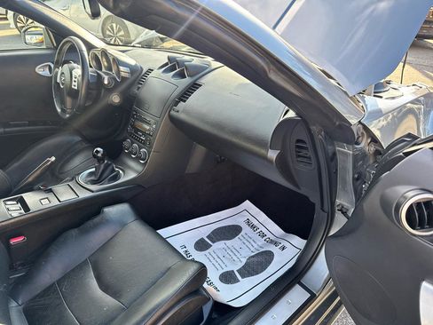 Used 2004 Nissan 350Z Touring image 37