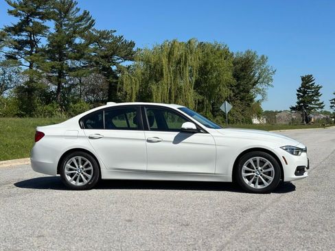 Used 2018 BMW 320i xDrive Sedan w/ Convenience Package AWD/4WD image 8