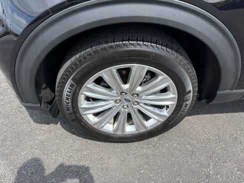 Certified 2022 Ford Explorer Limited w/ Limited Technology Package AWD/4WD image 12