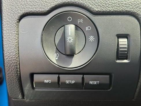 Used 2010 Ford Mustang Coupe RWD image 17
