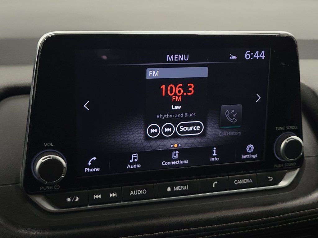 Used 2025 Nissan Rogue SV AWD/4WD image 17