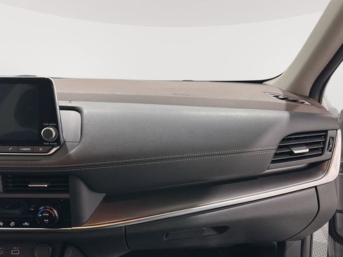 Used 2023 Nissan Rogue SV image 28