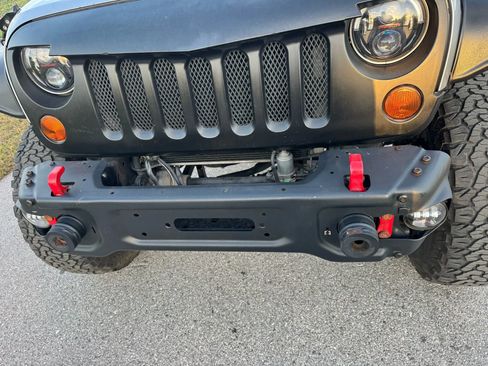 Used 2013 Jeep Wrangler Unlimited Rubicon image 20