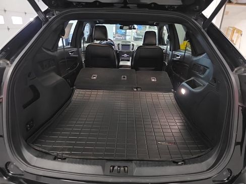 Used 2020 Ford Edge Titanium w/ Equipment Group 301A AWD/4WD image 29