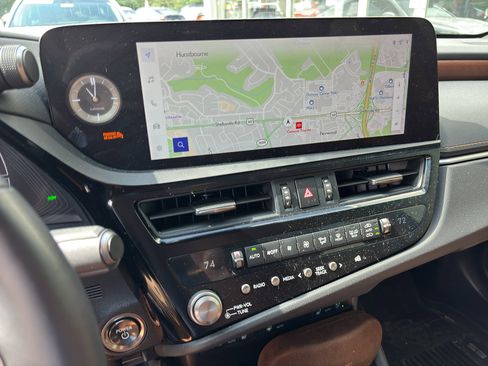 Used 2025 Lexus ES 300h F Sport w/ Accessory Package (Z1) FWD image 7