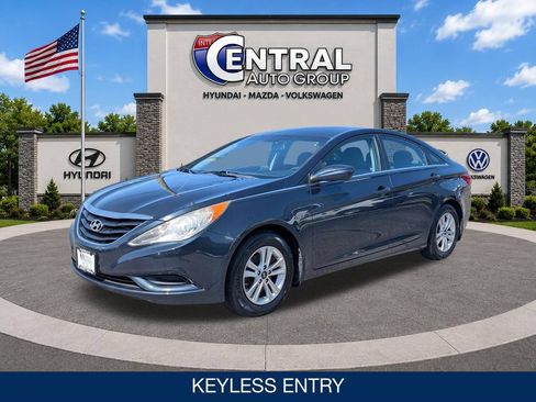 Used 2012 Hyundai Sonata GLS w/ Popular Equipment Pkg FWD image 3